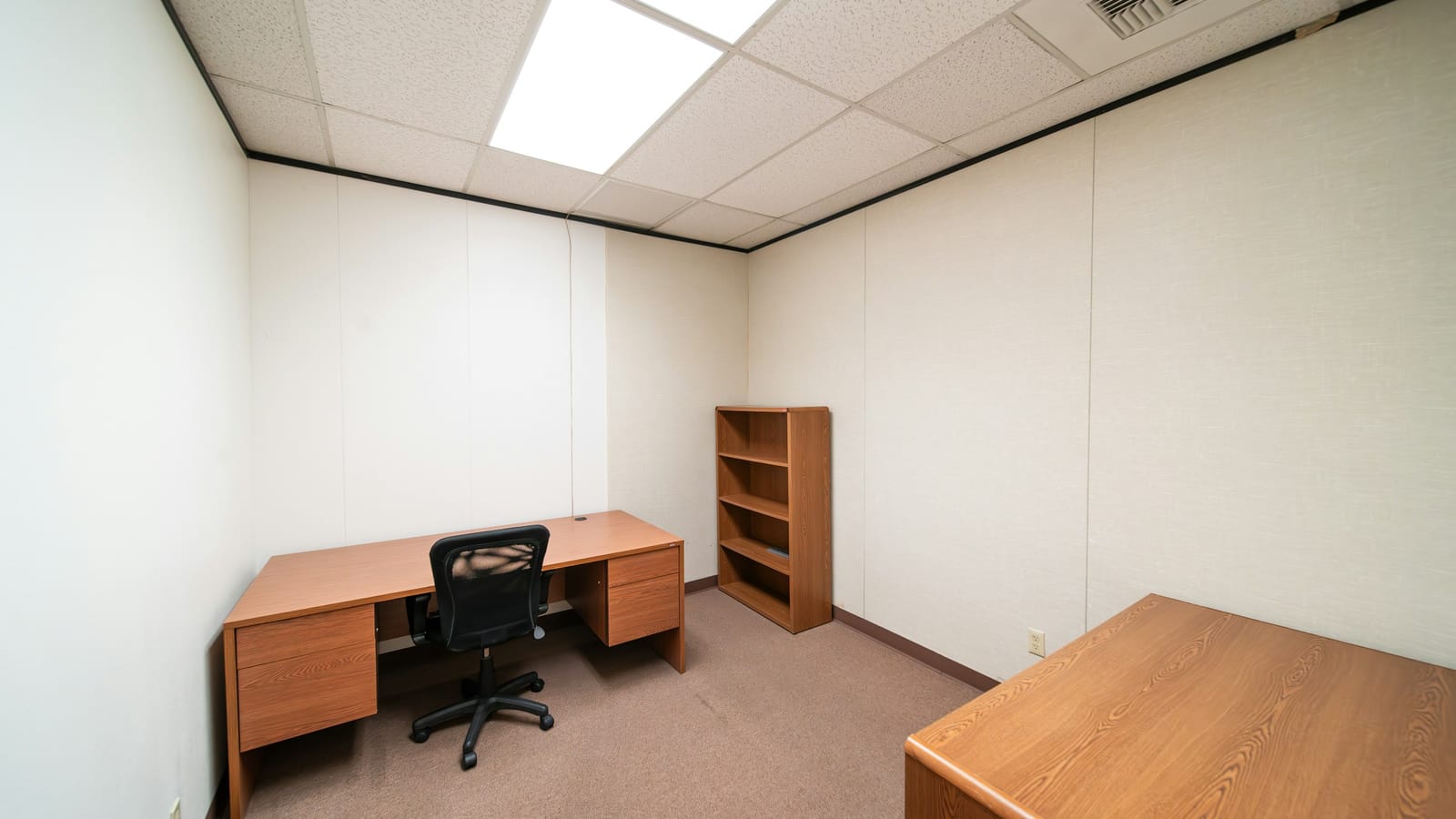 Boşaltılmış küçük ofis