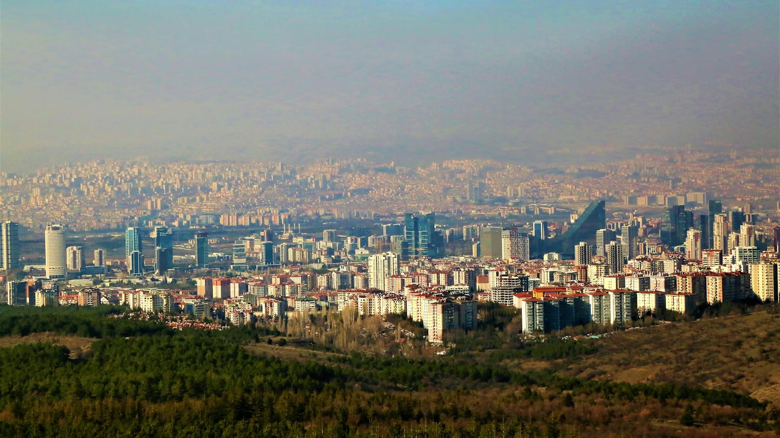Ankara'da şehir siluetinin panoraması